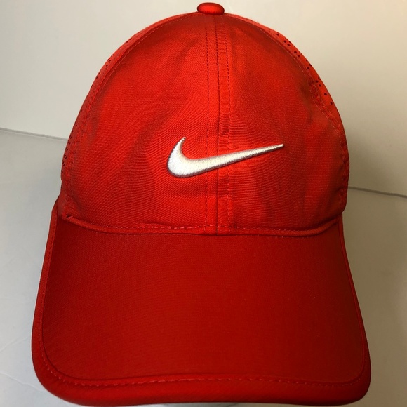 red nike hat womens